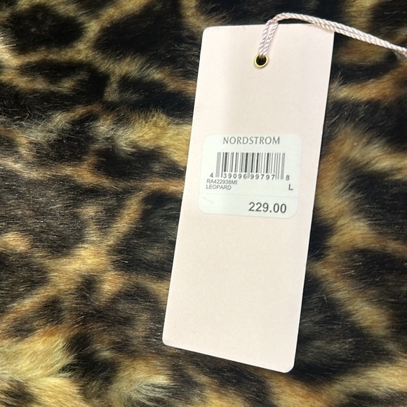 Rachel Parcell Faux Fur Animal Print 3/4 length coat - Picture 2 of 6